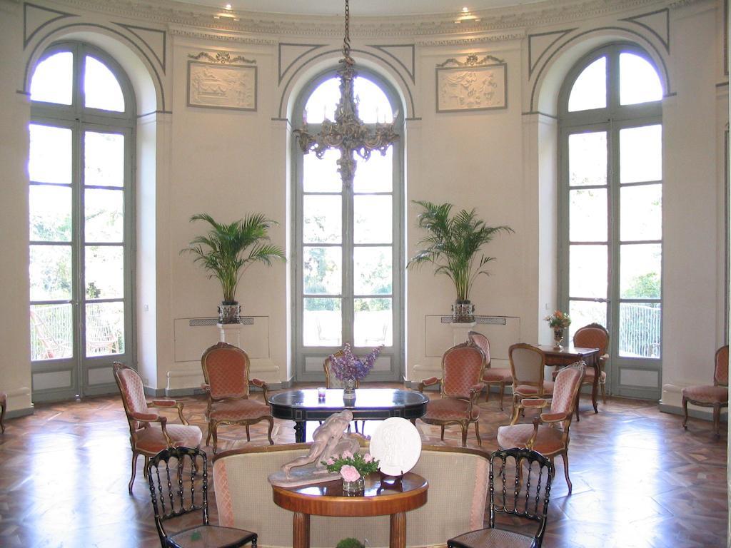 Chateau De Clermont-Saves Bed and Breakfast LʼIsle-Jourdain Εξωτερικό φωτογραφία
