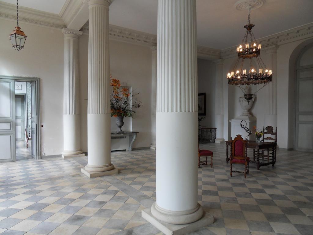 Chateau De Clermont-Saves Bed and Breakfast LʼIsle-Jourdain Εξωτερικό φωτογραφία